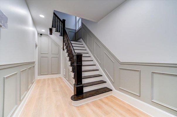 Interior, Recessed Lighting, Wood Texture Flooring