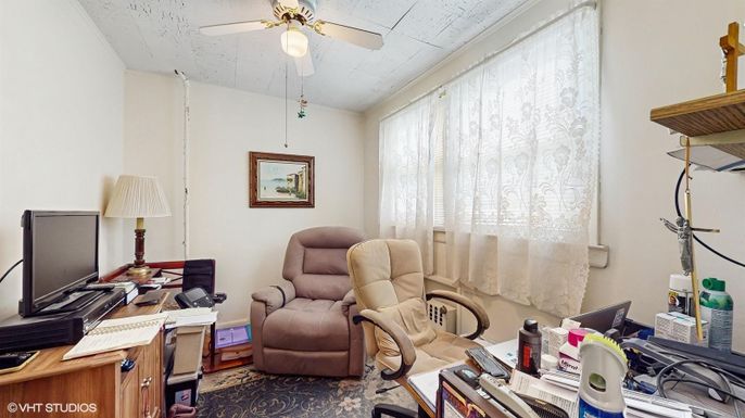 Home Office, Interior