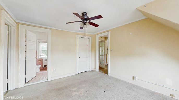 Empty room, Interior