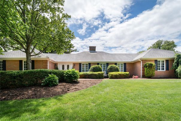 Exterior, Facade, Brick Facade, Ranch
