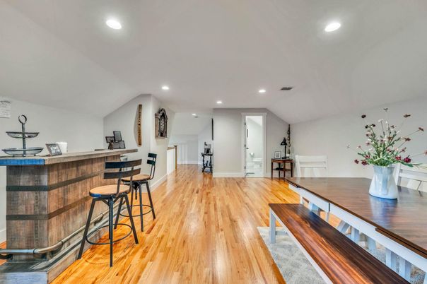 Interior, Recessed Lighting, Wood Texture Flooring