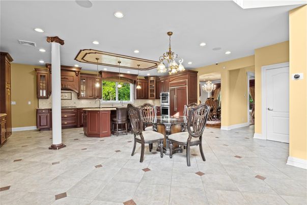 Chandelier, Dining room, Interior, Kitchen, Pendant Lights, Recessed Lighting, Stainless Steel Appliances