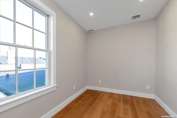Empty room, Interior, Recessed Lighting, Water, Wood Texture Flooring