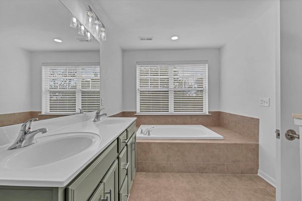Bathroom, Dual Sink Vanities, Interior, Recessed Lighting