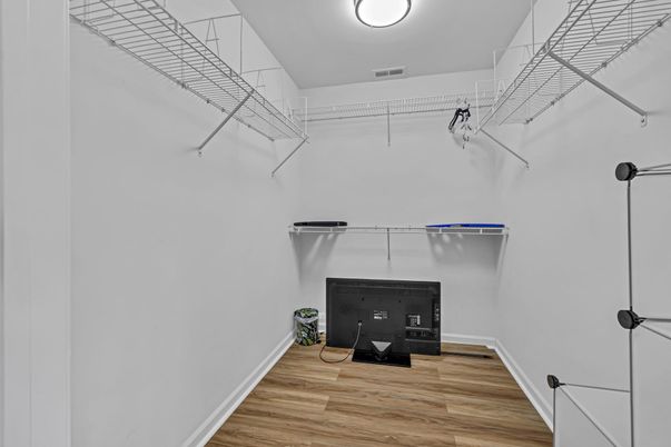Interior, Walk-in Closets, Wood Texture Flooring
