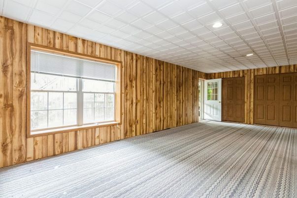 Empty room, Interior, Recessed Lighting, Wooden Walls