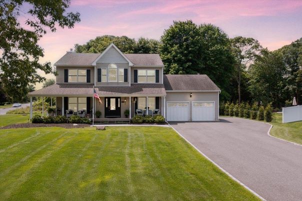 Attached, Exterior, Facade, Farmhouse