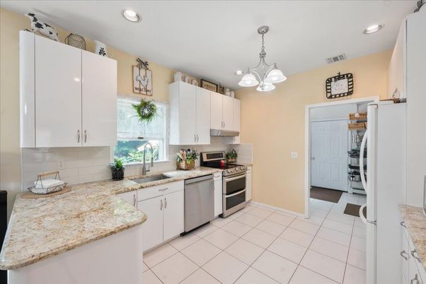 Interior, Kitchen, Pendant Lights, Recessed Lighting, Stainless Steel Appliances