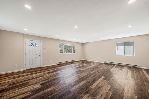 Empty room, Interior, Recessed Lighting, Wood Texture Flooring