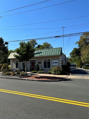 Exterior, Facade, Ranch