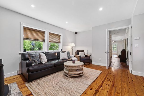 Interior, Living room, Recessed Lighting, Wood Texture Flooring