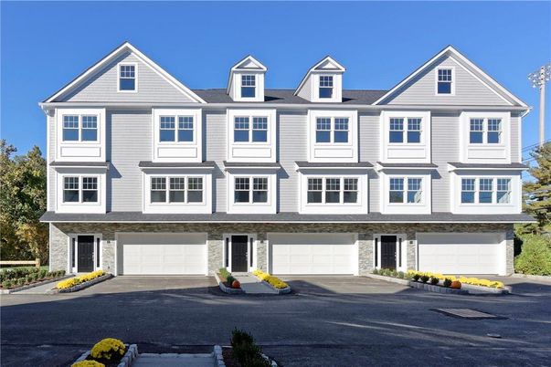 Attached, Exterior, Facade, Farmhouse