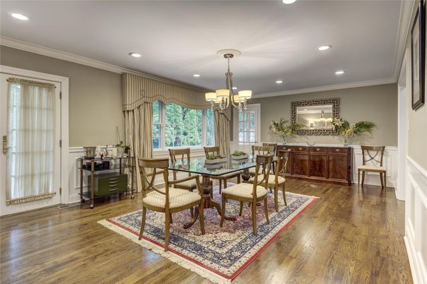 Chandelier, Dining room, Interior, Recessed Lighting, Wood Texture Flooring