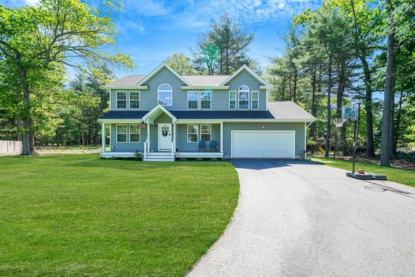 Attached, Exterior, Facade, Farmhouse