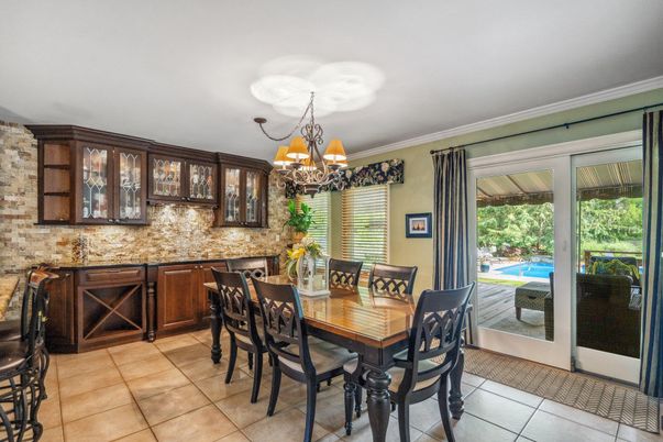Chandelier, Dining room, Interior