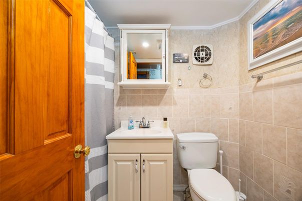 Bathroom, Interior, Recessed Lighting