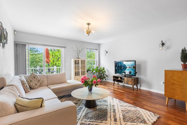Chandelier, Interior, Living room, Wood Texture Flooring