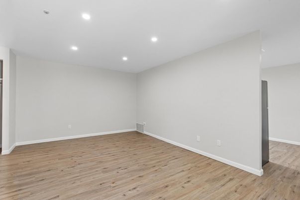 Empty room, Interior, Recessed Lighting, Wood Texture Flooring