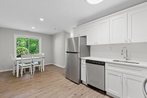 Dining room, Interior, Kitchen, Recessed Lighting, Wood Texture Flooring