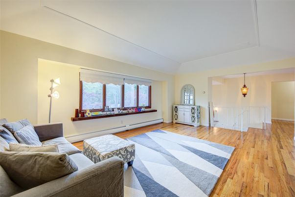 Interior, Living room, Pendant Lights, Wood Texture Flooring