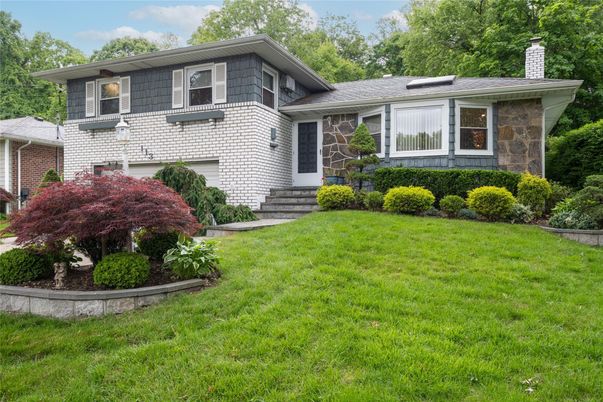 Attached, Exterior, Facade, Brick Facade, Split Level