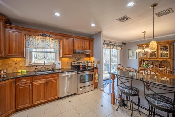 Dining room, Interior, Kitchen, Pendant Lights, Recessed Lighting, Stainless Steel Appliances