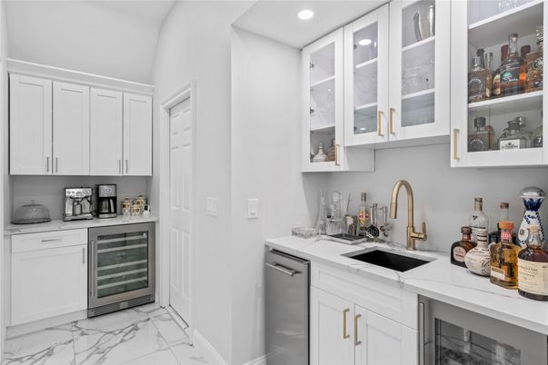 Interior, Kitchen, Marble, Recessed Lighting