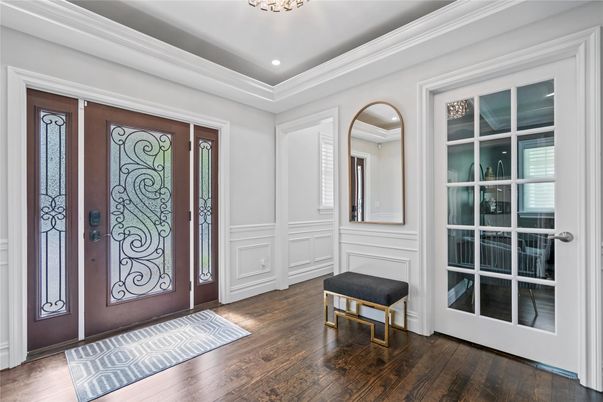 Interior, Recessed Lighting, Wood Texture Flooring