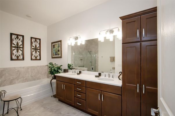 Bathroom, Dual Sink Vanities, Interior