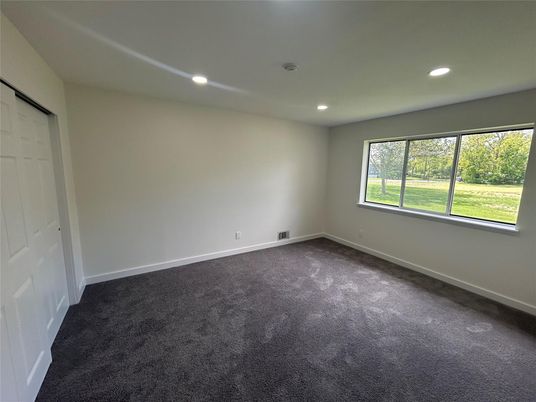 Empty room, Interior, Recessed Lighting