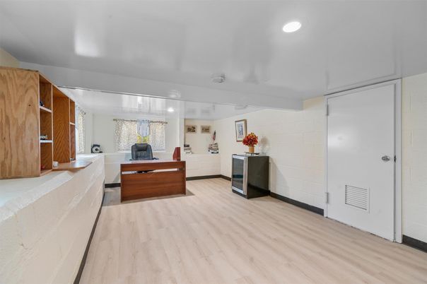 Interior, Recessed Lighting, Wood Texture Flooring