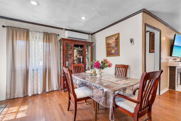 Dining room, Interior, Recessed Lighting, Wood Texture Flooring