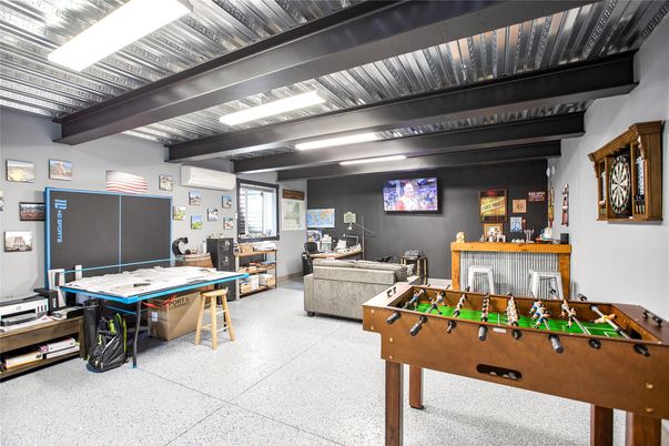 Game Room, Interior