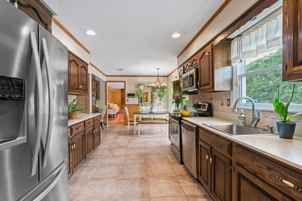Dining room, Interior, Kitchen, Recessed Lighting, Stainless Steel Appliances