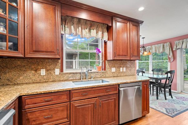 Dining room, Interior, Kitchen, Pendant Lights, Recessed Lighting, Wood Texture Flooring