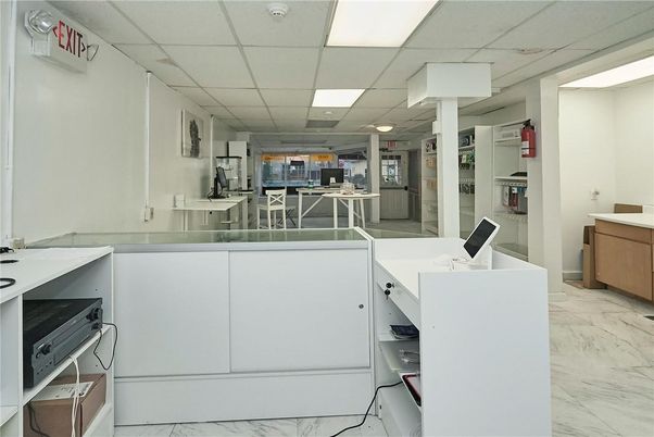 Interior, Kitchen, Marble, Piano, Recessed Lighting