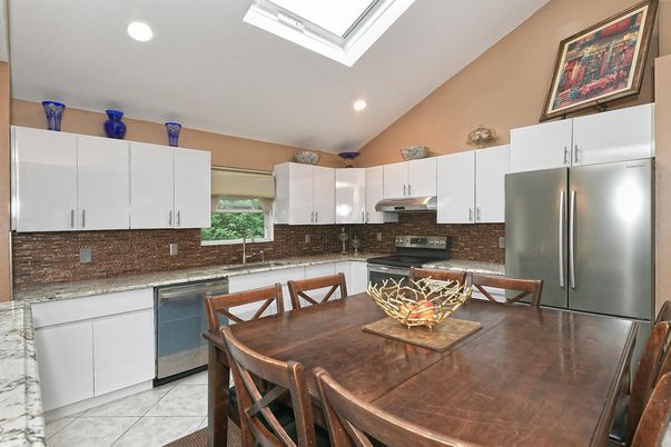 Dining room, Interior, Kitchen, Recessed Lighting, Stainless Steel Appliances