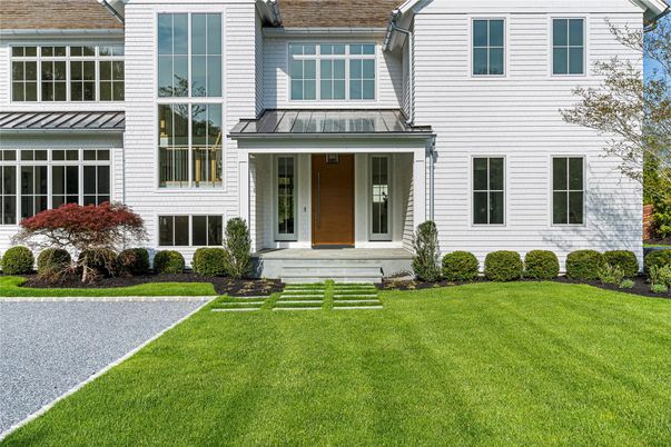Exterior, Facade, Farmhouse