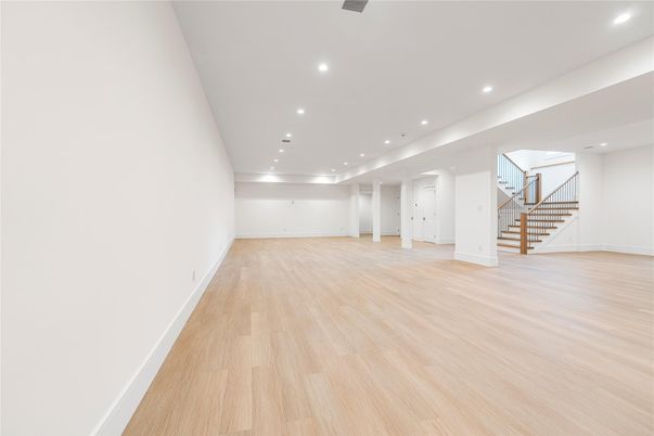 Empty room, Interior, Recessed Lighting, Wood Texture Flooring