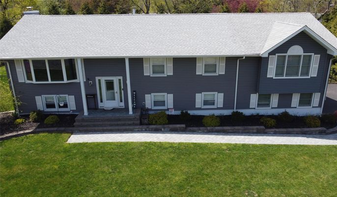 Exterior, Facade, Raised Ranch