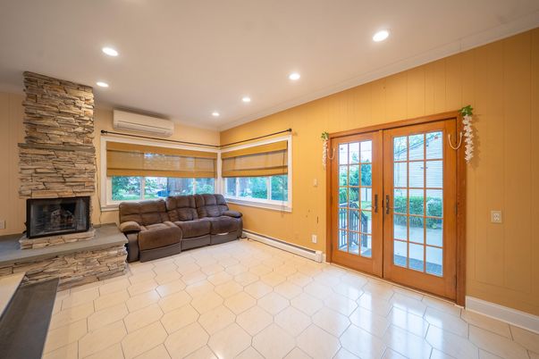 Fireplace, Interior, Recessed Lighting