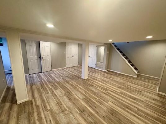 Empty room, Interior, Recessed Lighting, Wood Texture Flooring