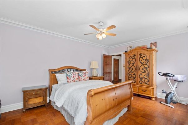 Bedroom, Fitness Equipment, Interior, Wood Texture Flooring