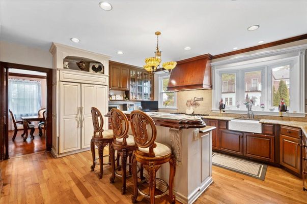 Chandelier, Dining room, Interior, Kitchen, Recessed Lighting, Wood Texture Flooring