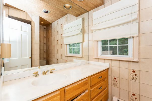 Bathroom, Interior, Recessed Lighting, Wooden Ceilings