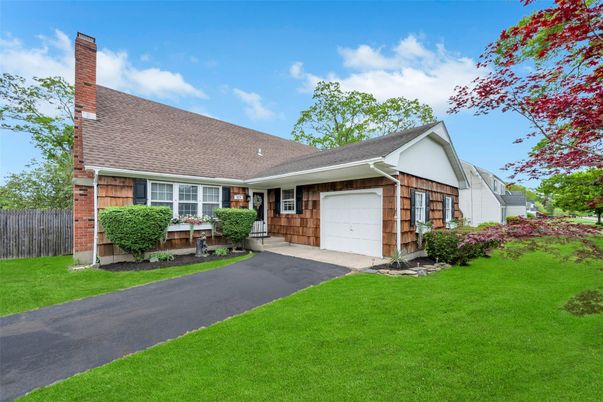 Attached, Exterior, Facade, Brick Facade, Cape Cod