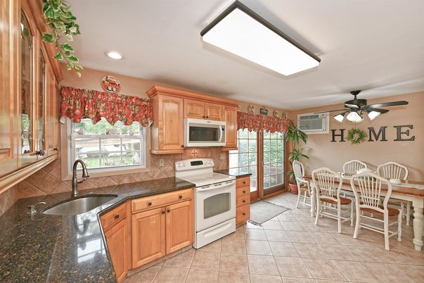 Dining room, Interior, Kitchen, Recessed Lighting