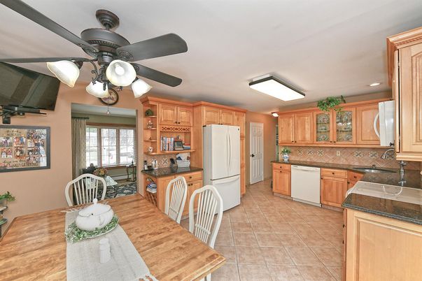 Dining room, Interior, Kitchen, Recessed Lighting