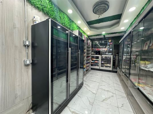 Interior, Marble, Recessed Lighting, Walk-in Closets