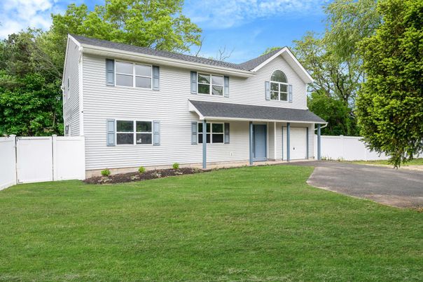 Attached, Exterior, Facade, Farmhouse